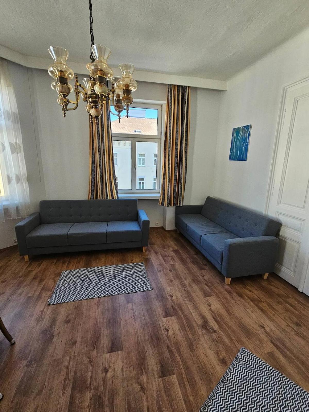 At Westbahnhof I Close To Shopping Street & Metro Apartamento Viena