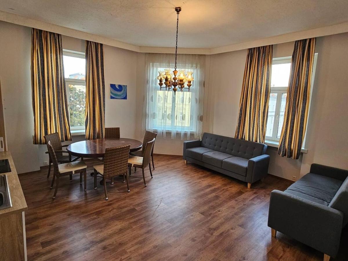 At Westbahnhof I Close To Shopping Street & Metro Apartamento *