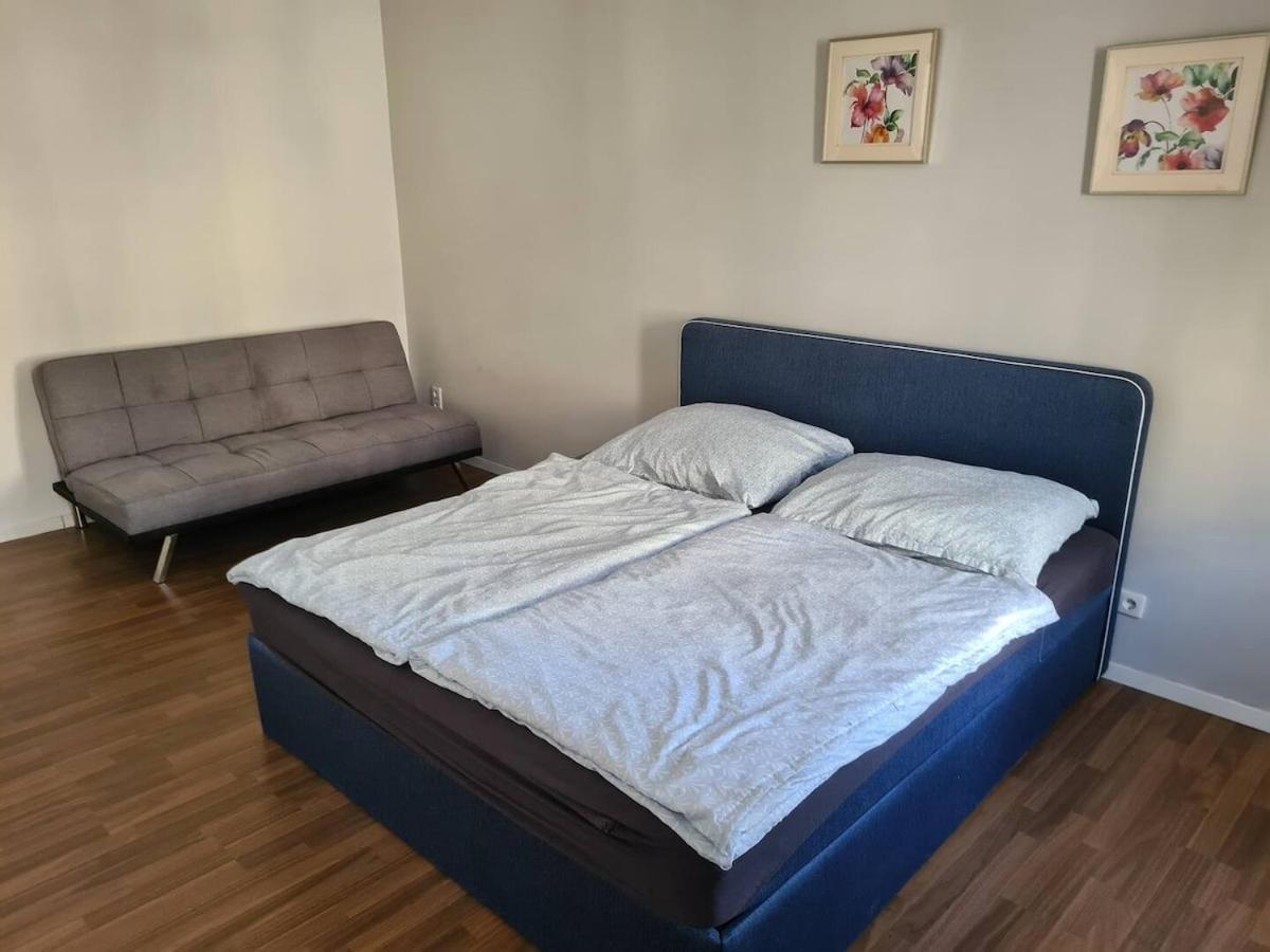 At Westbahnhof I Close To Shopping Street & Metro Apartamento Viena
