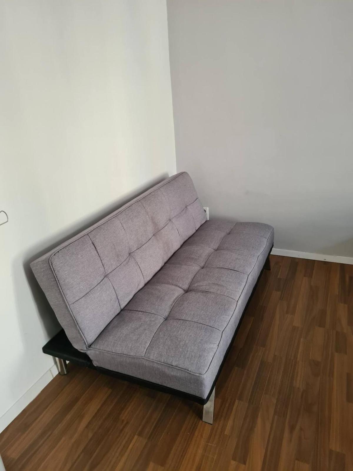 At Westbahnhof I Close To Shopping Street & Metro Apartamento *